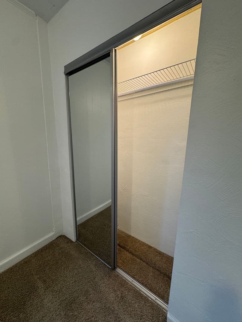 Pittsburgh Apartment: 514 Ivy St