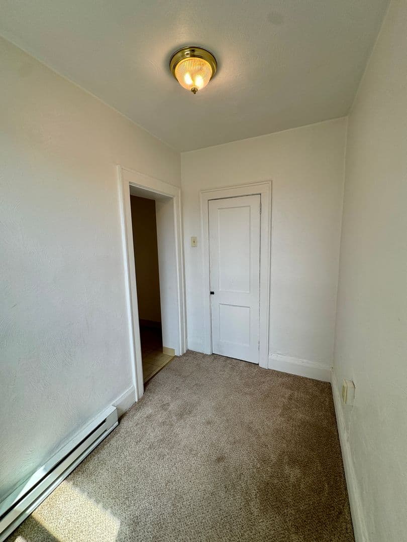 Pittsburgh Apartment: 1134 Illinois Ave