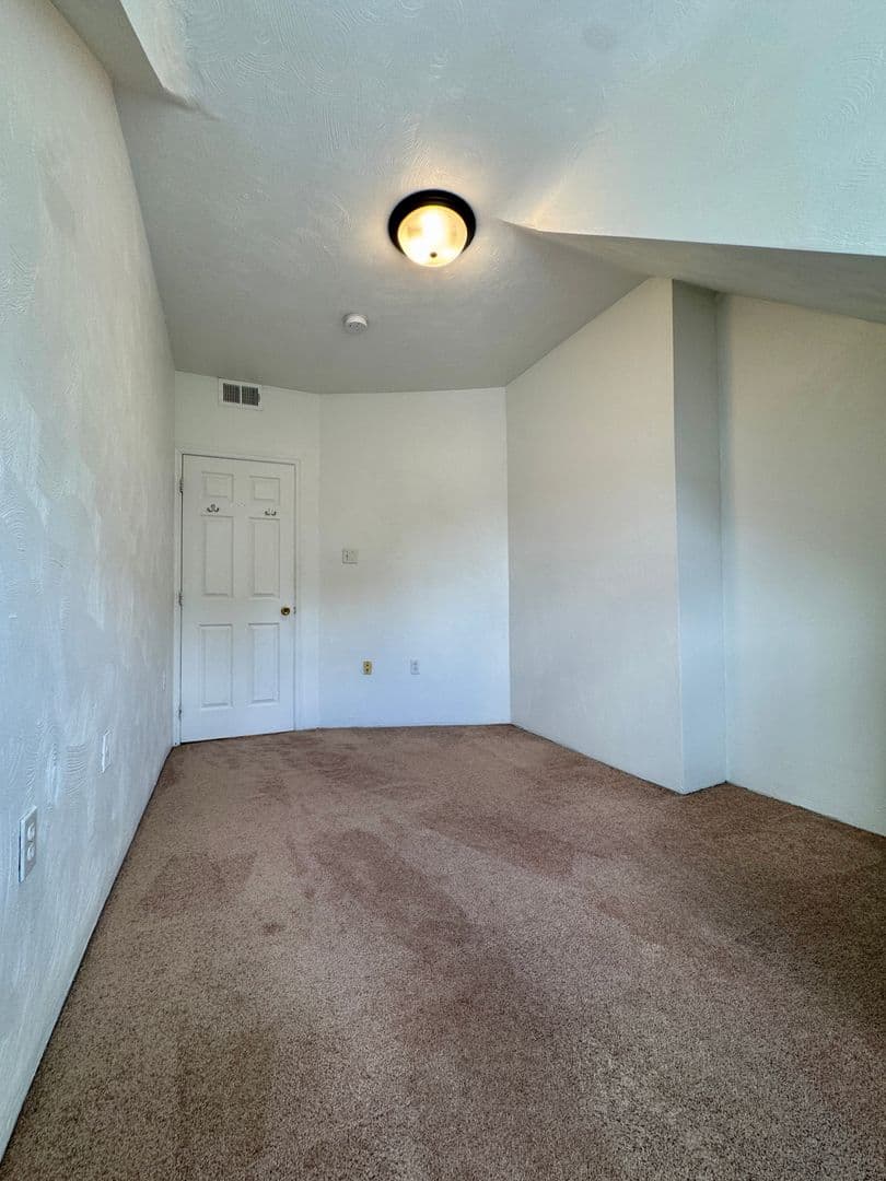 Pittsburgh Apartment: 5819 Bartlett St
