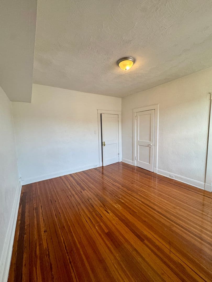 Pittsburgh Apartment: 626 Maryland Ave