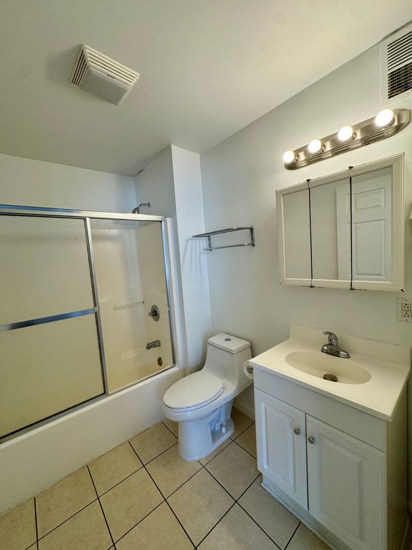 Pittsburgh Apartment: 3401 Forbes Ave