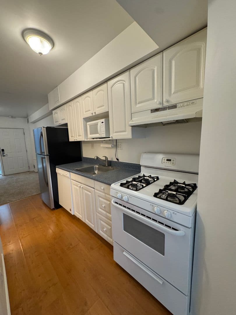 Pittsburgh Apartment: 3401 Forbes Ave