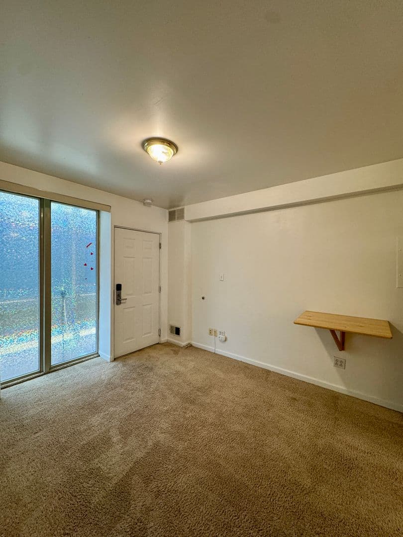 Pittsburgh Apartment: 3401 Forbes Ave