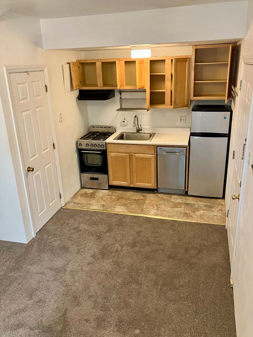 Pittsburgh Apartment: 5819 Bartlett St