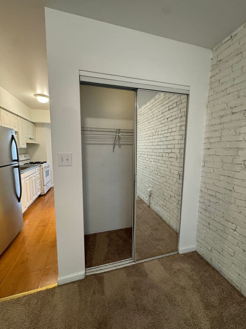 Pittsburgh Apartment: 3401 Forbes Ave