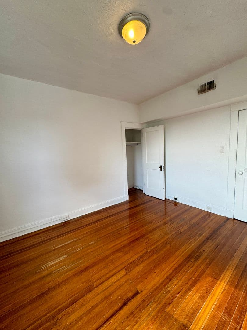 Pittsburgh Apartment: 626 Maryland Ave