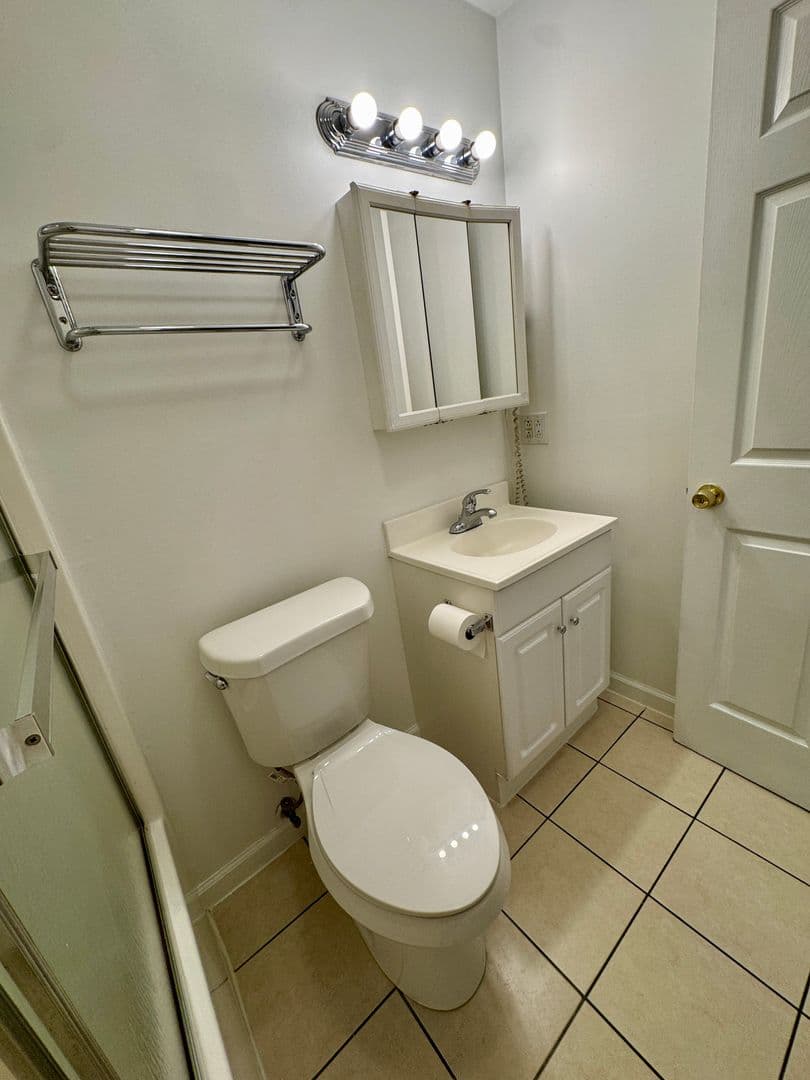 Pittsburgh Apartment: 3401 Forbes Ave