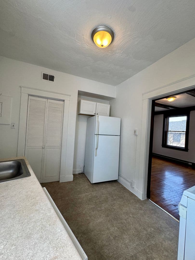 Pittsburgh Apartment: 626 Maryland Ave
