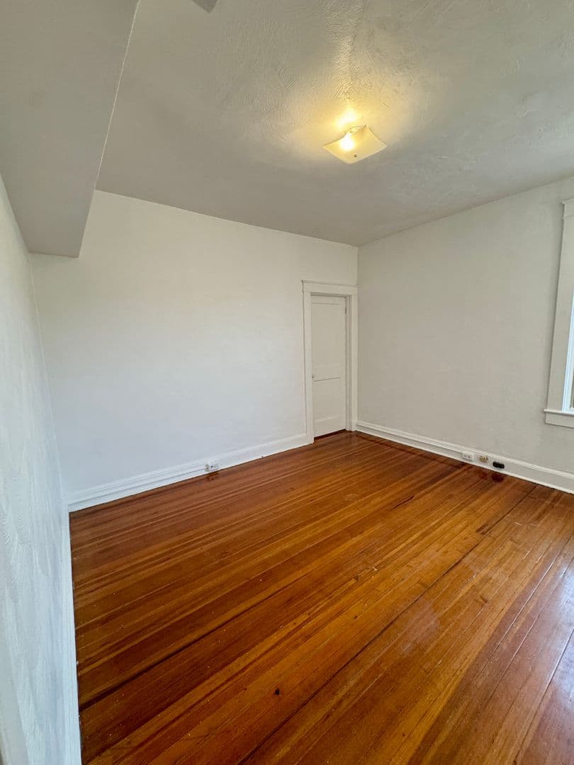 Pittsburgh Apartment: 5752 Ellsworth Ave