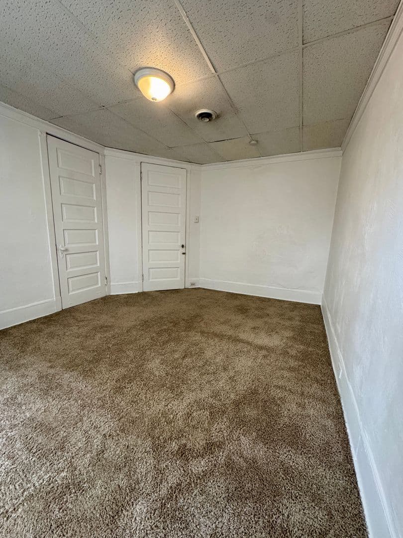 Pittsburgh Apartment: 218 North Craig St
