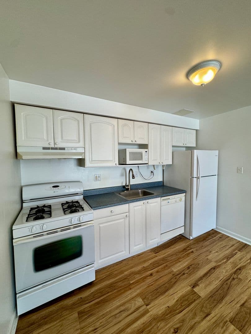 Pittsburgh Apartment: 3401 Forbes Ave