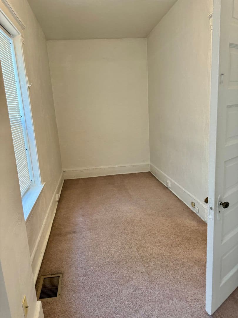 Pittsburgh Apartment: 222 N. Craig St.