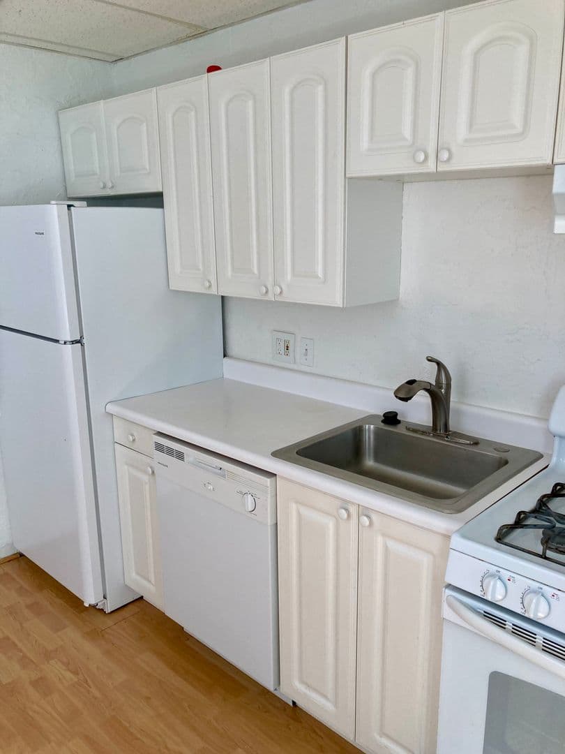 Pittsburgh Apartment: 3617 Dawson St