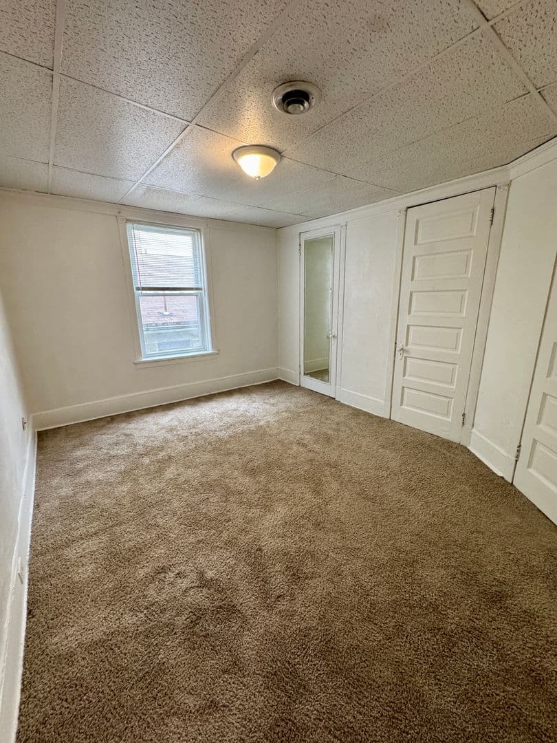 Pittsburgh Apartment: 222 N. Craig St.