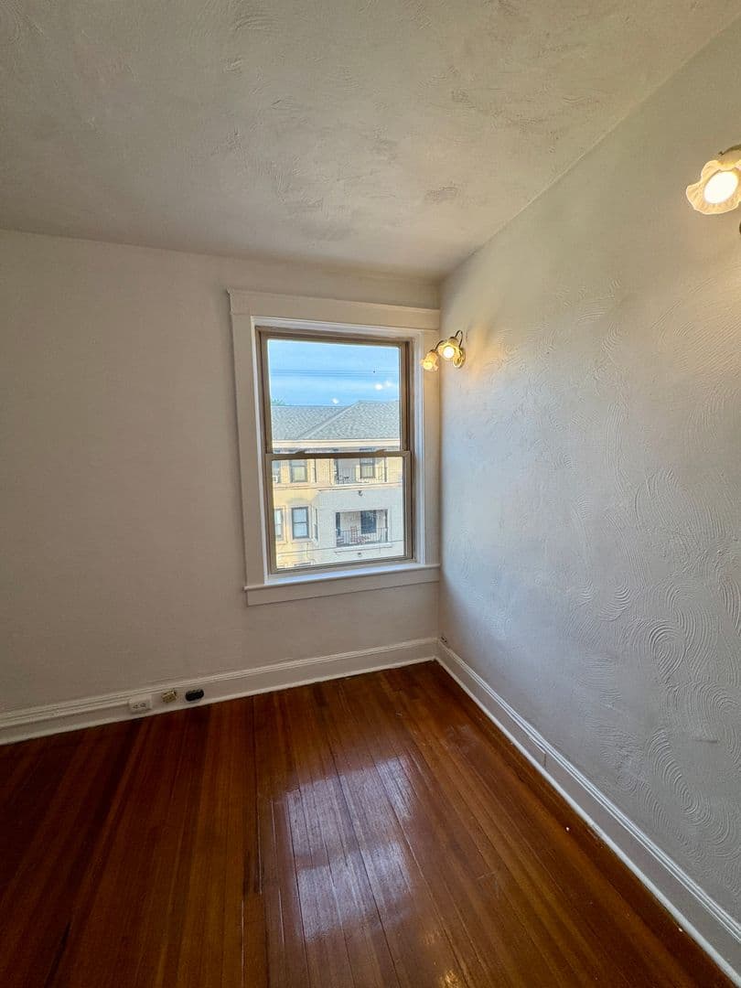 Pittsburgh Apartment: 5752 Ellsworth Ave