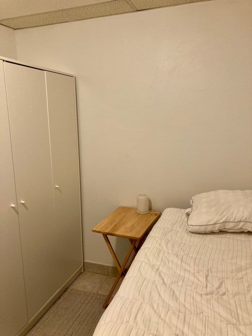Pittsburgh Apartment: 5819 Bartlett St