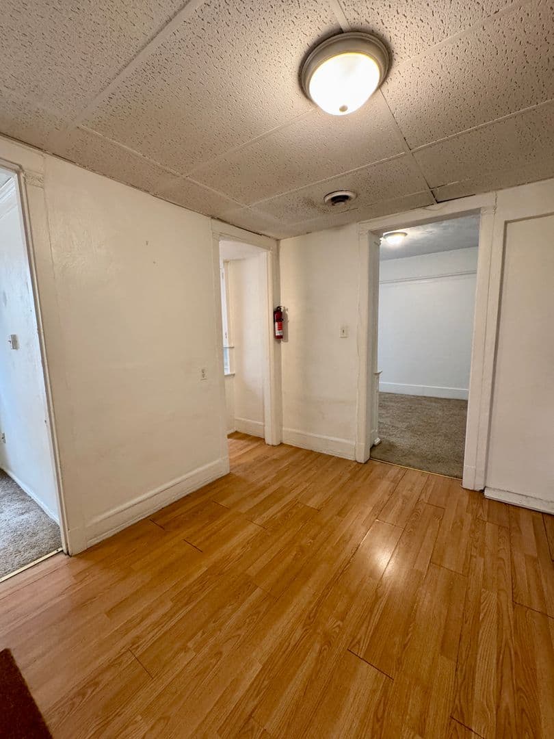 Pittsburgh Apartment: 218 North Craig St