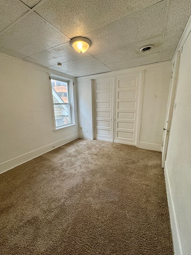 Pittsburgh Apartment: 218 North Craig St