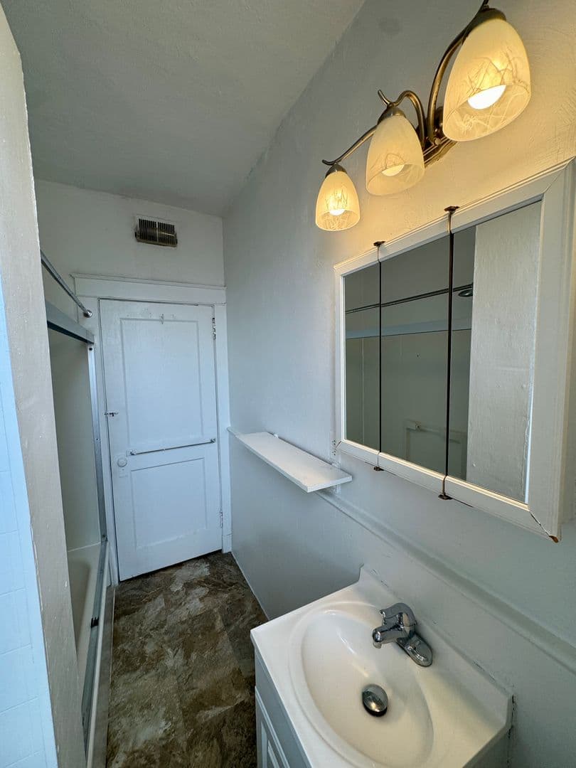 Pittsburgh Apartment: 626 Maryland Ave