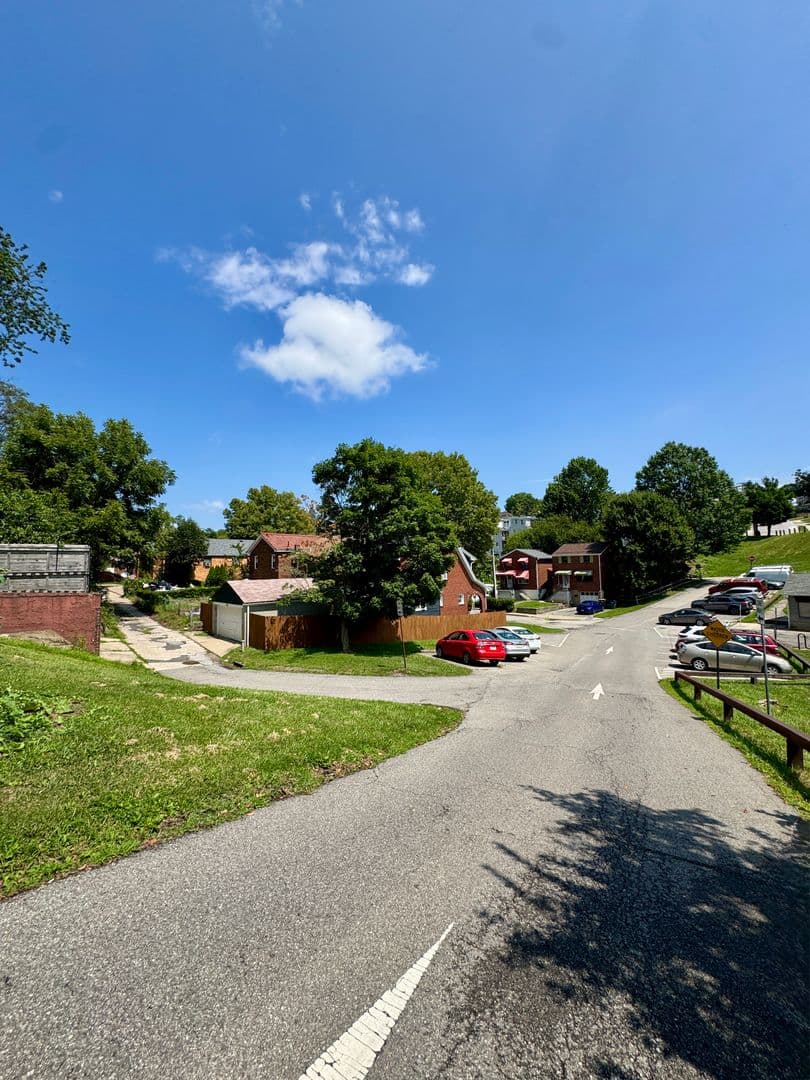 Pittsburgh Apartment: 1134 Illinois Ave