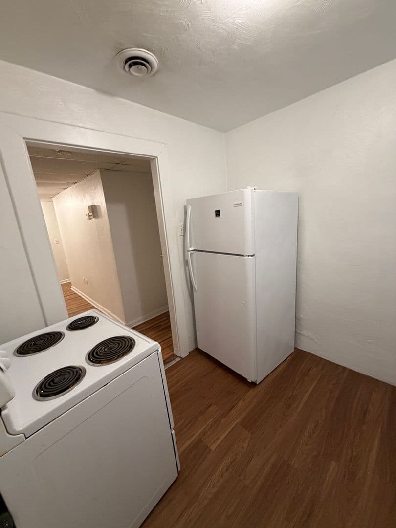 Pittsburgh Apartment: 218 North Craig St