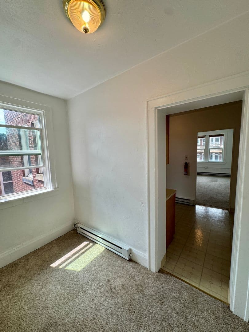 Pittsburgh Apartment: 1134 Illinois Ave
