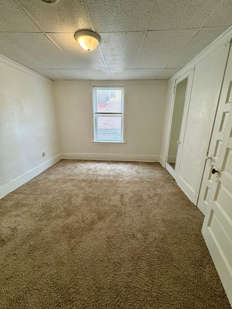 Pittsburgh Apartment: 218 North Craig St