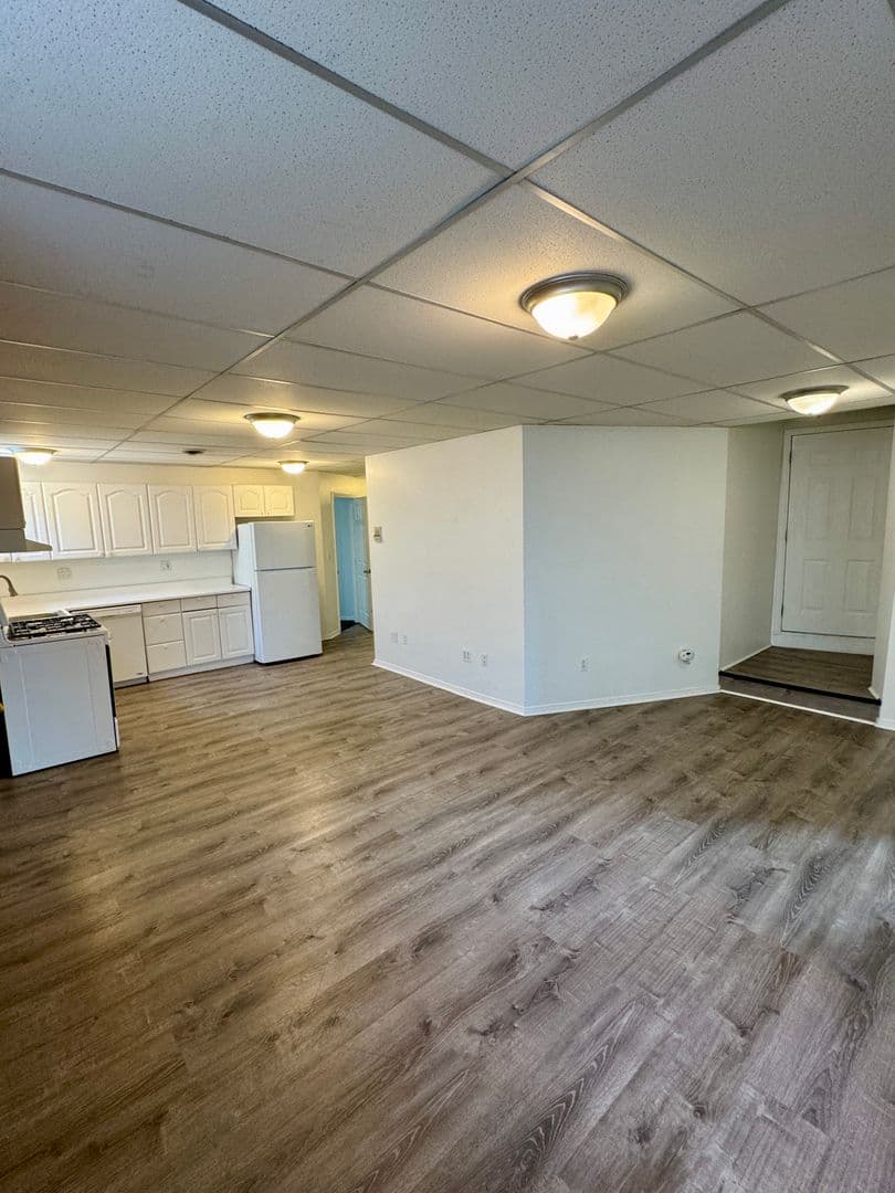 Pittsburgh Apartment: 5752 Ellsworth Ave