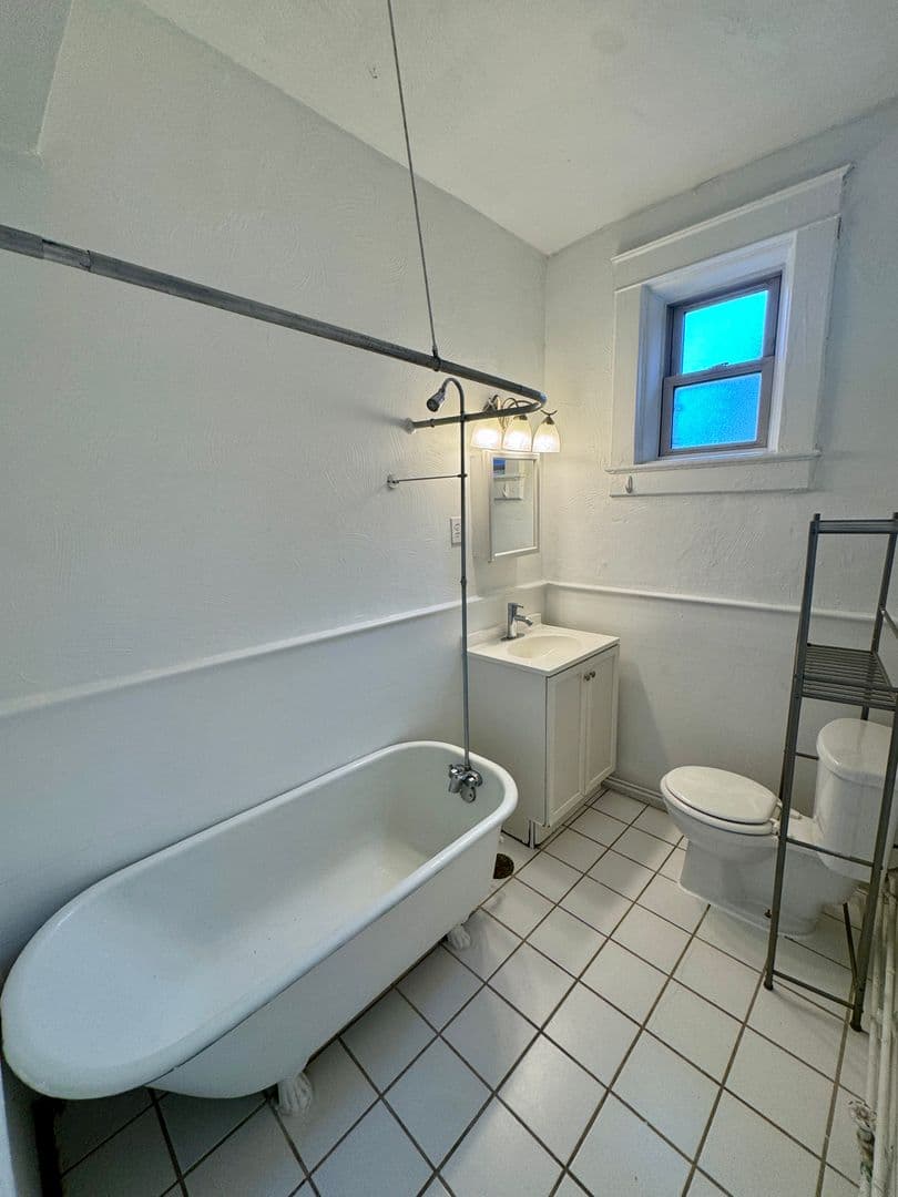 Pittsburgh Apartment: 5752 Ellsworth Ave