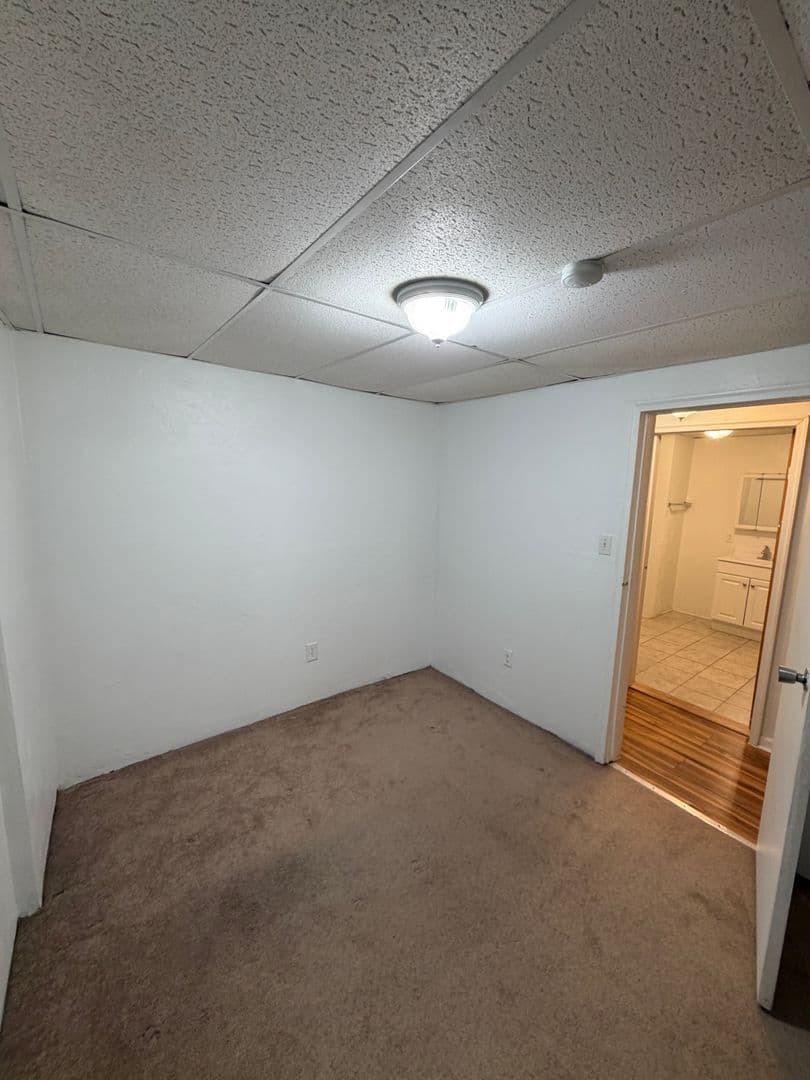 Pittsburgh Apartment: 218 North Craig St
