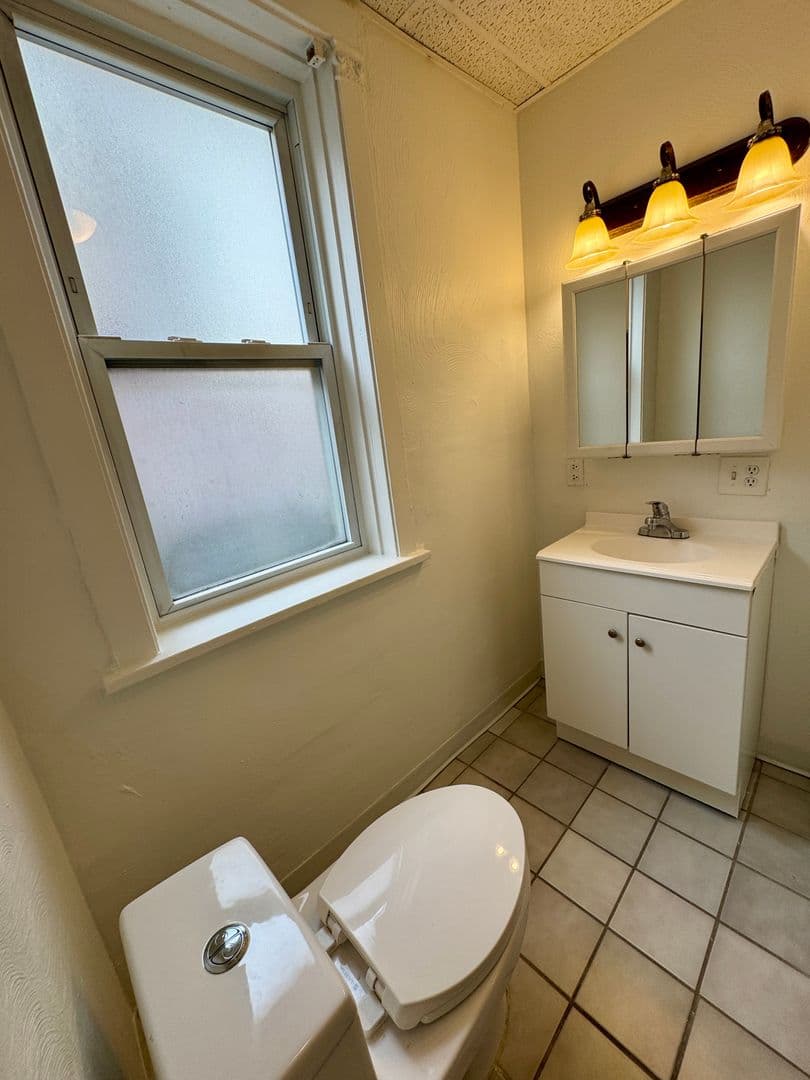 Pittsburgh Apartment: 218 North Craig St
