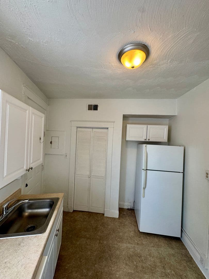 Pittsburgh Apartment: 626 Maryland Ave