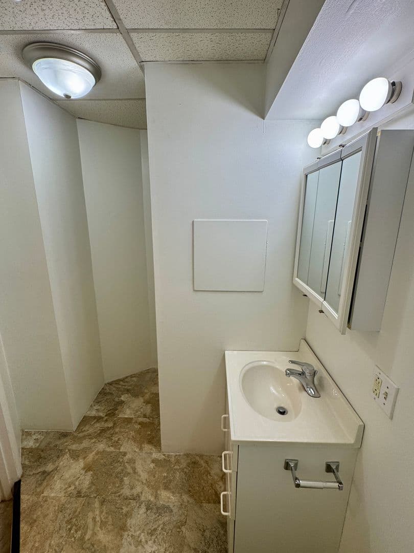Pittsburgh Apartment: 5752 Ellsworth Ave