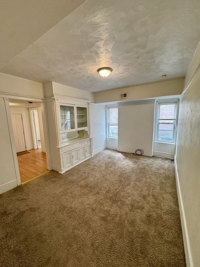 Pittsburgh Apartment: 222 N. Craig St.