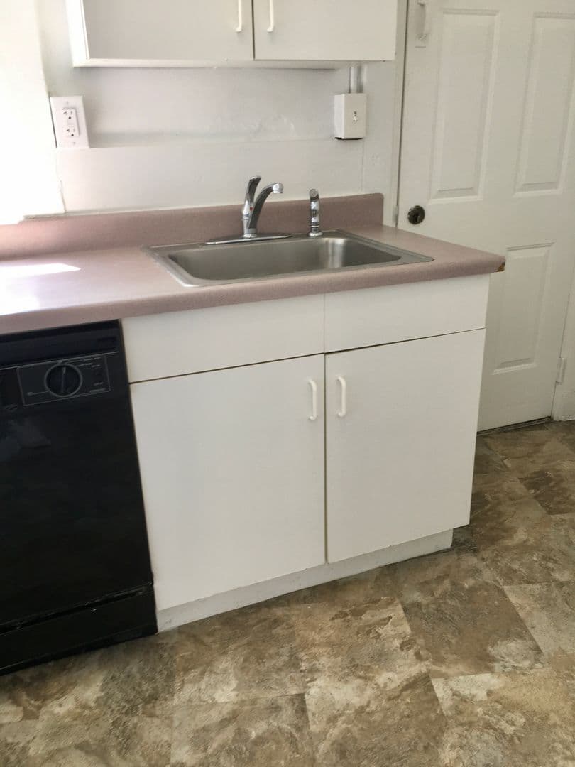 Pittsburgh Apartment: 626 Maryland Ave
