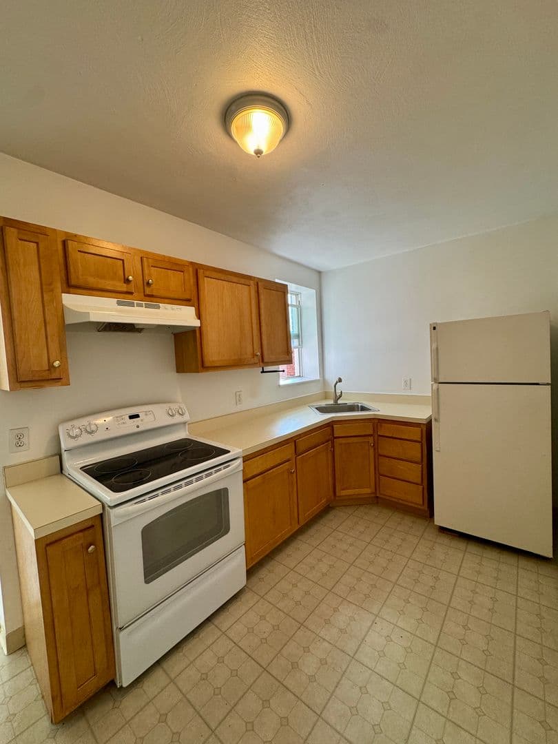Pittsburgh Apartment: 1134 Illinois Ave