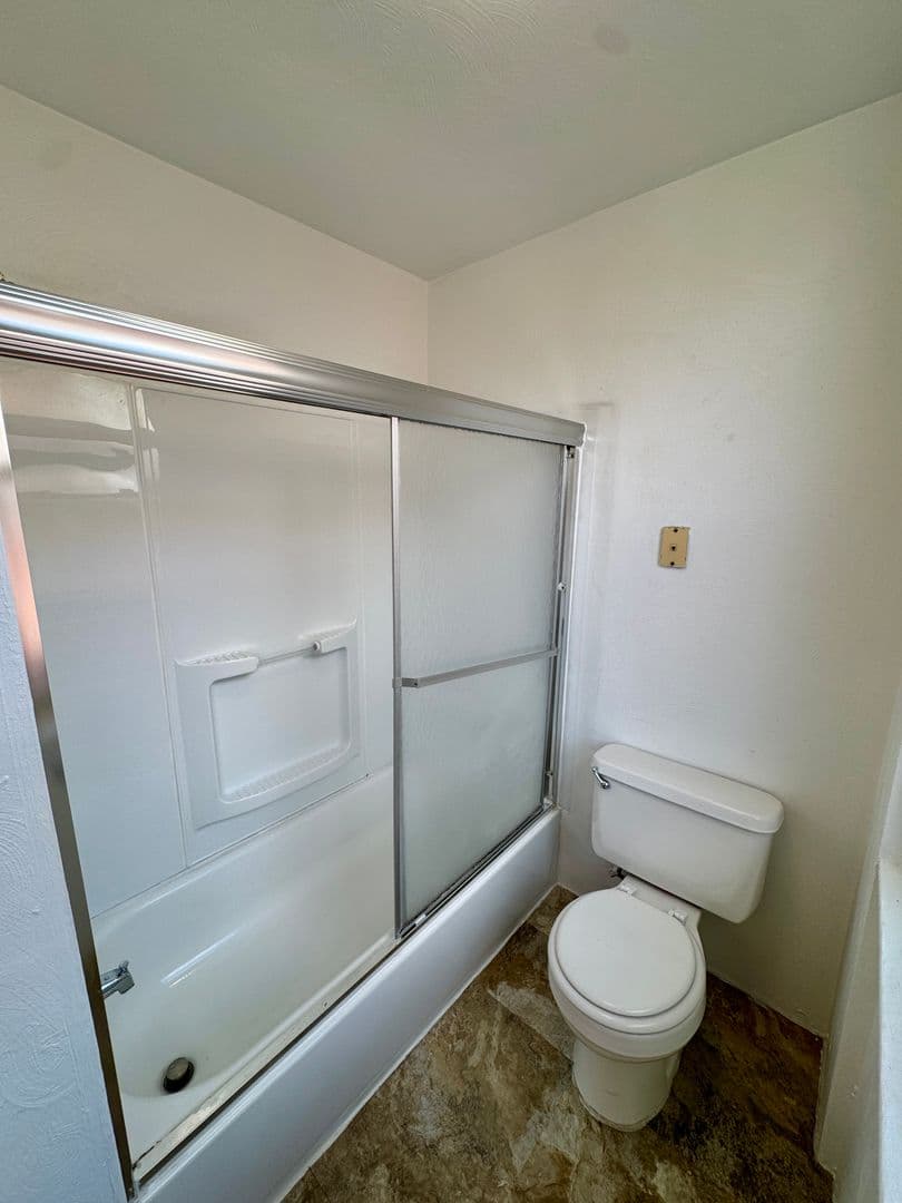 Pittsburgh Apartment: 5819 Bartlett St