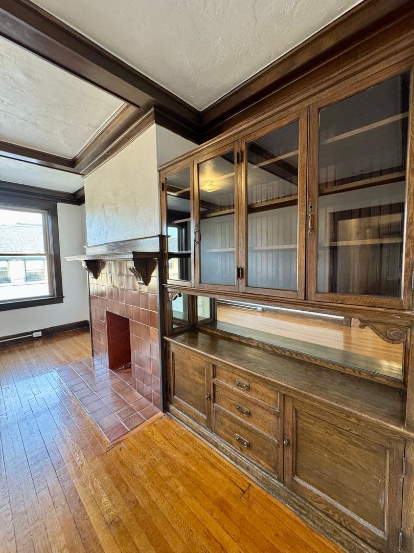 Pittsburgh Apartment: 5752 Ellsworth Ave