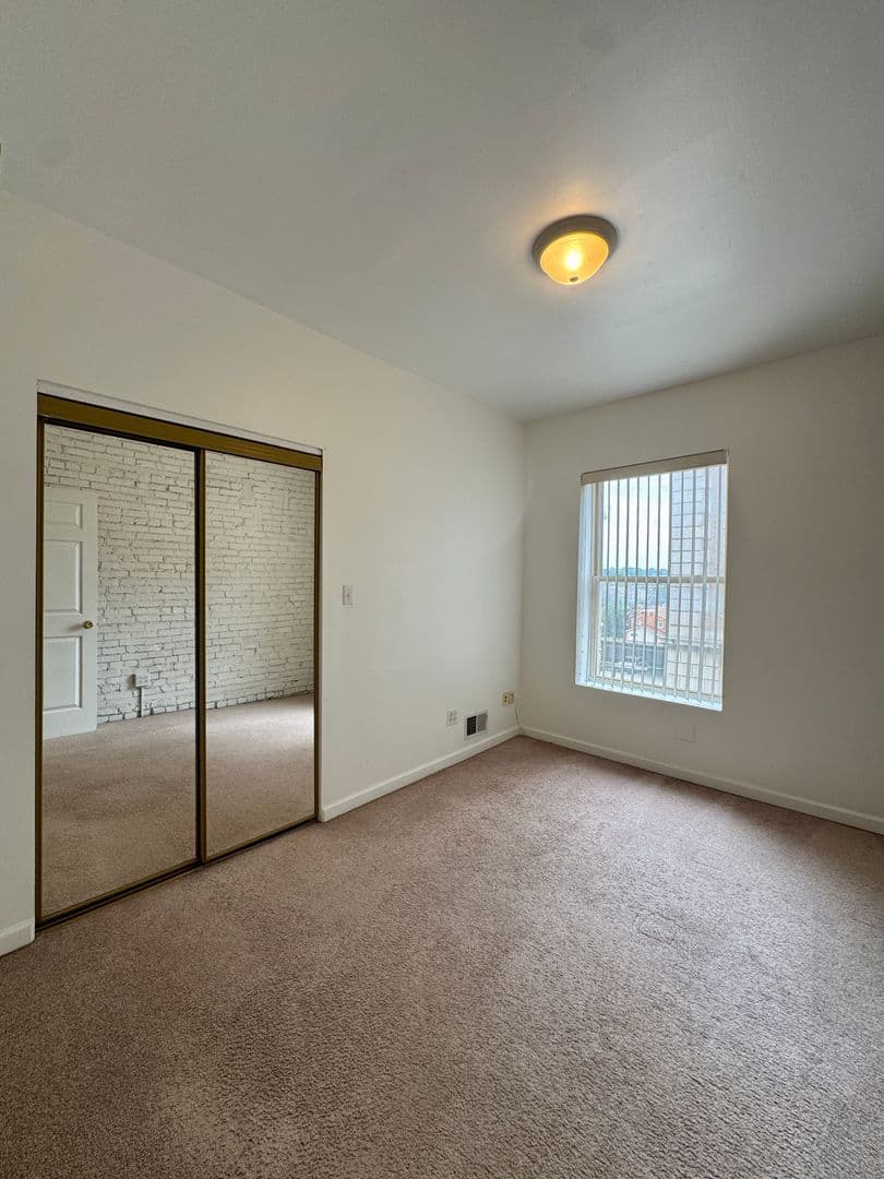 Pittsburgh Apartment: 3401 Forbes Ave