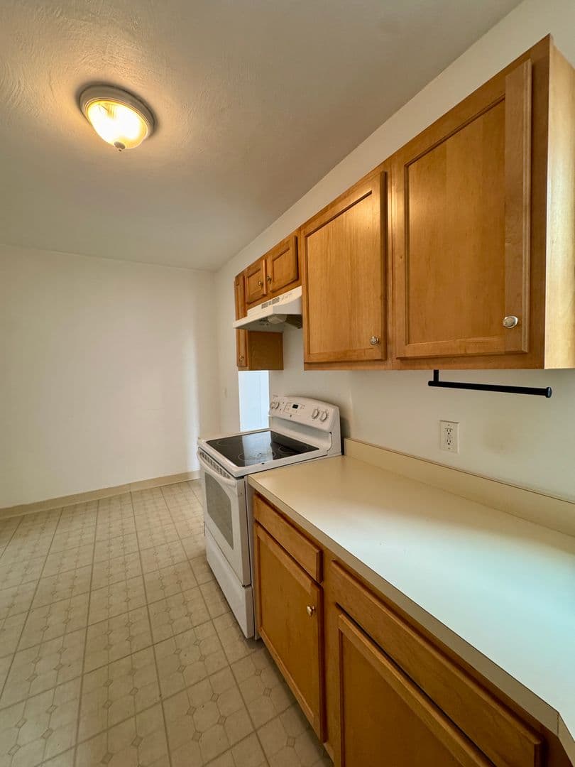 Pittsburgh Apartment: 1134 Illinois Ave