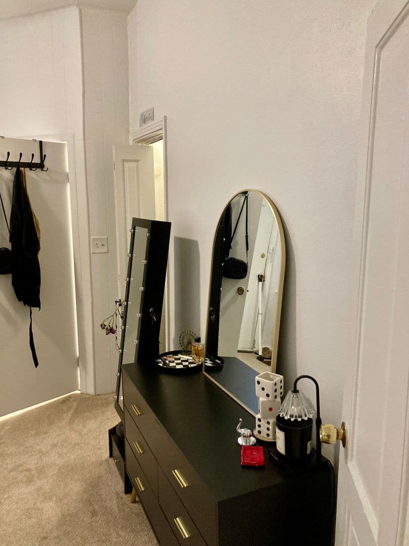 Pittsburgh Apartment: 431 S. Graham St