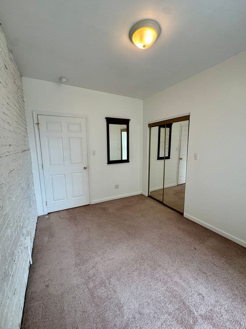 Pittsburgh Apartment: 3401 Forbes Ave