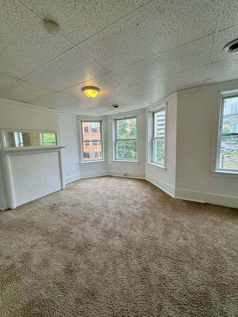Pittsburgh Apartment: 222 N. Craig St.