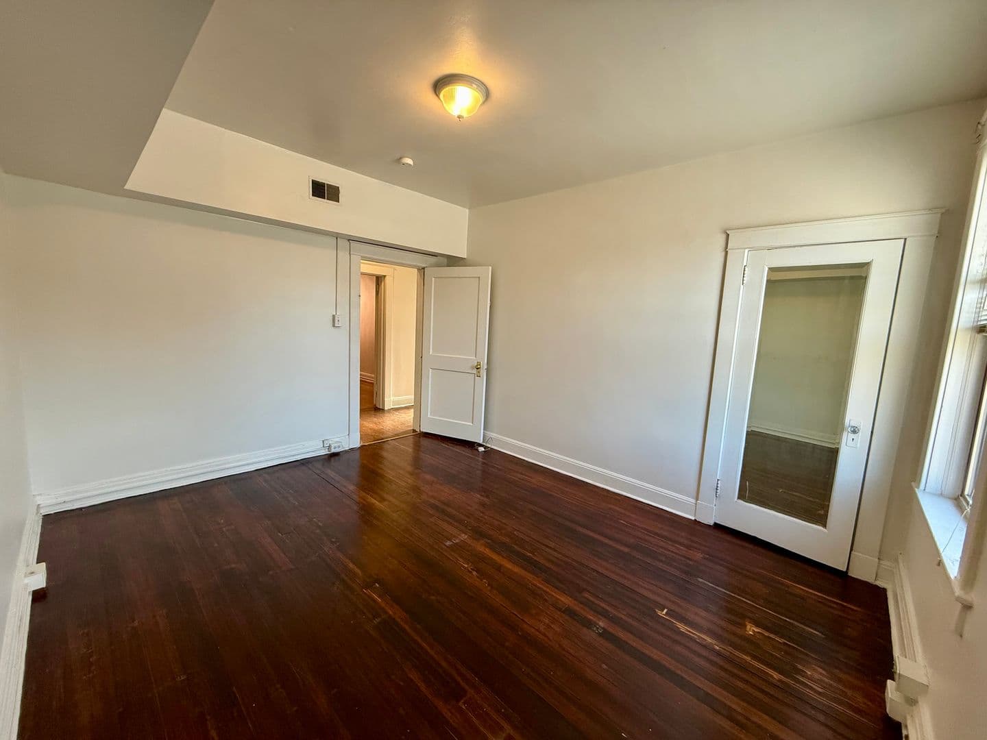 Pittsburgh Apartment: 5752 Ellsworth Ave