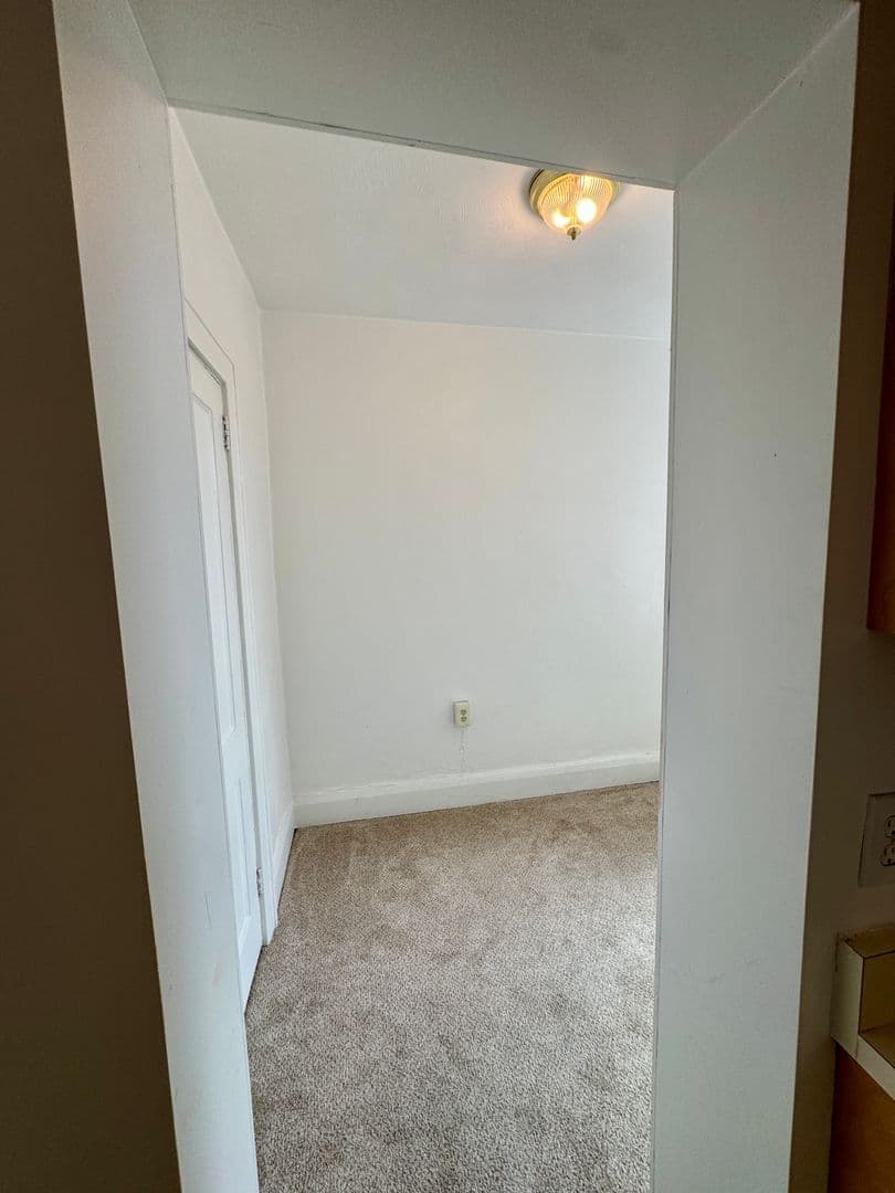 Pittsburgh Apartment: 1134 Illinois Ave