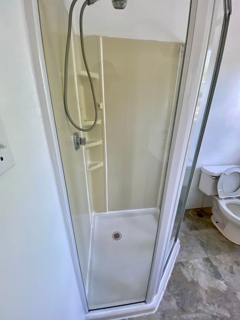Pittsburgh Apartment: 5819 Bartlett St