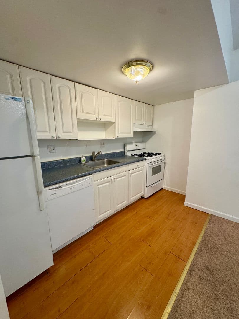 Pittsburgh Apartment: 3401 Forbes Ave