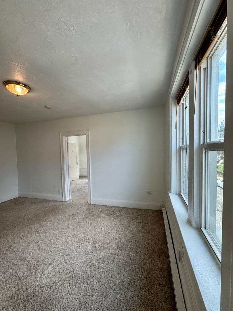Pittsburgh Apartment: 1134 Illinois Ave