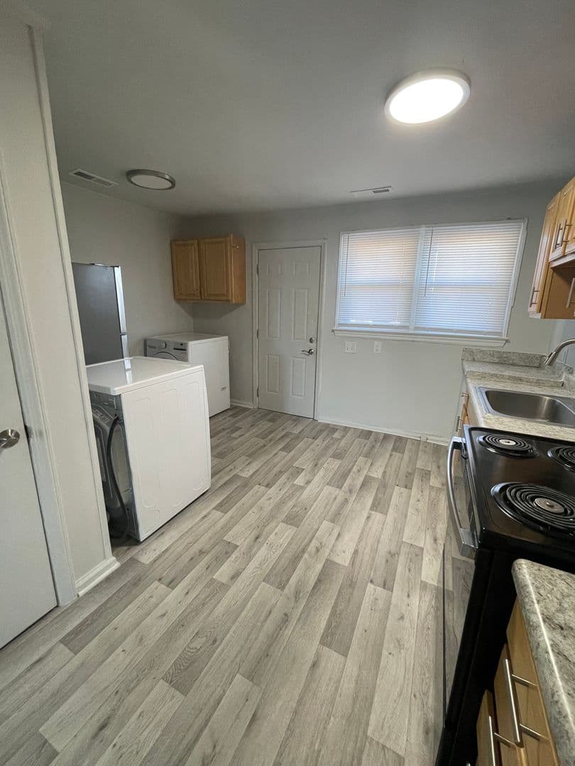 Jacksonville Apartment: 2292 Onslow Dr
