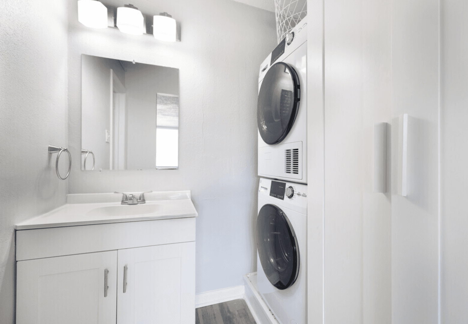 Cape Charles Apartment: 29106 Lankford Hwy